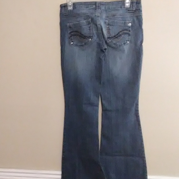 FINAL PRICE DROP!! l.e.i. Ashley trouble jeans - Picture 5 of 7